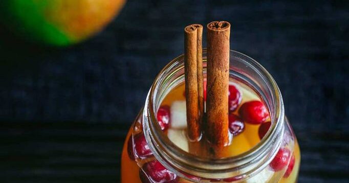 Apple Cider Sangria {Holiday Drinks}