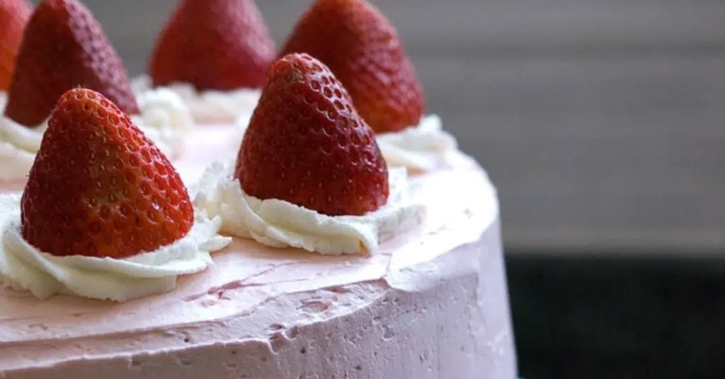 Strawberry Cake Recipe with Strawberry Buttercream